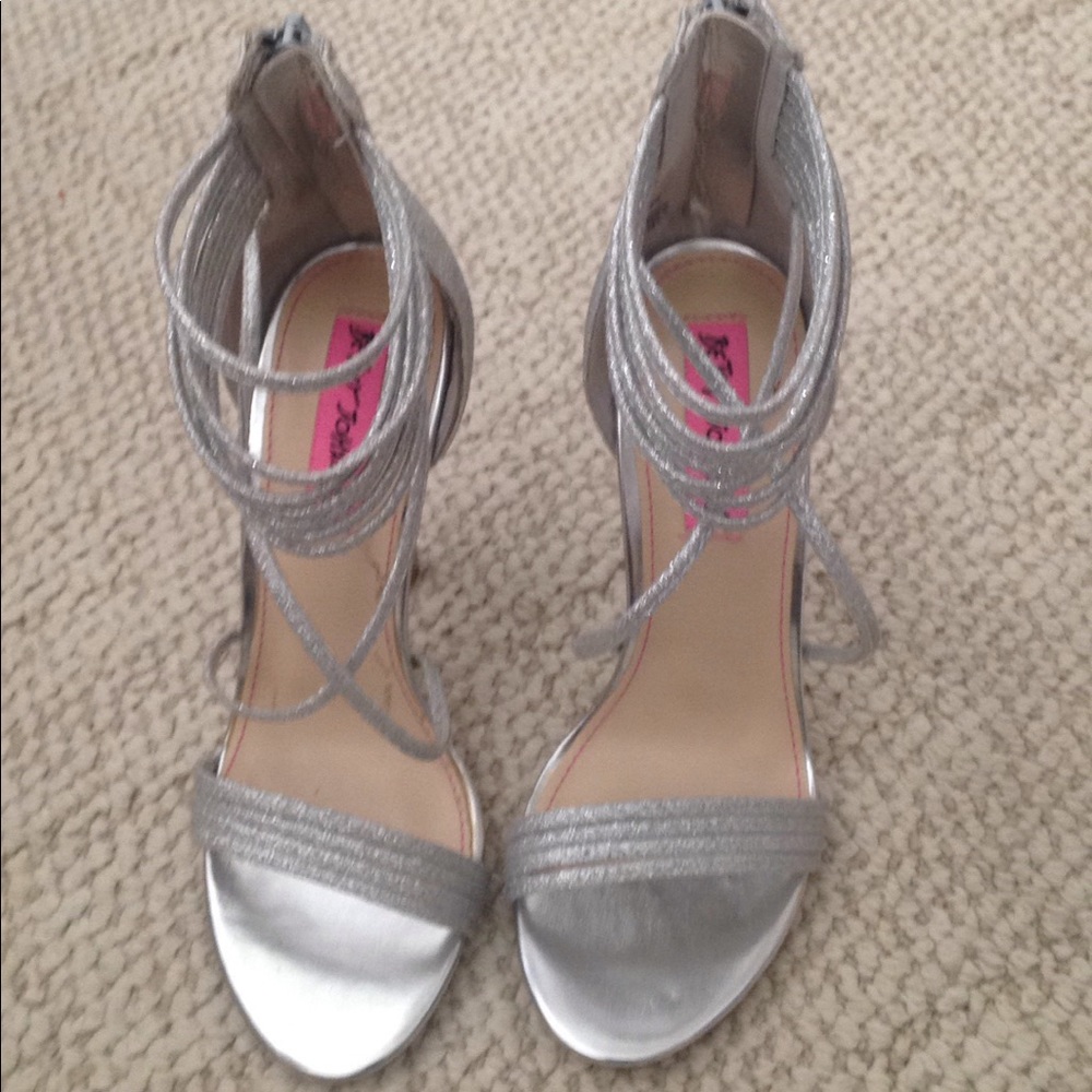*NWOT Betsey Johnson heels - Picture 5 of 5